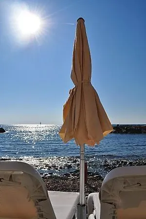 Βίλα Sleeps 6 Air Con