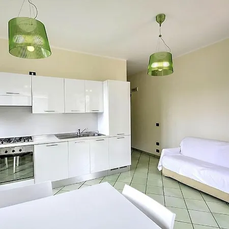 Sleeps 6 Air Con *